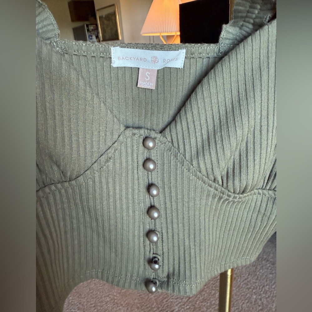 Backyard Roses Olive Green Ruffle Dacey Top Size Small - Picture 8 of 10